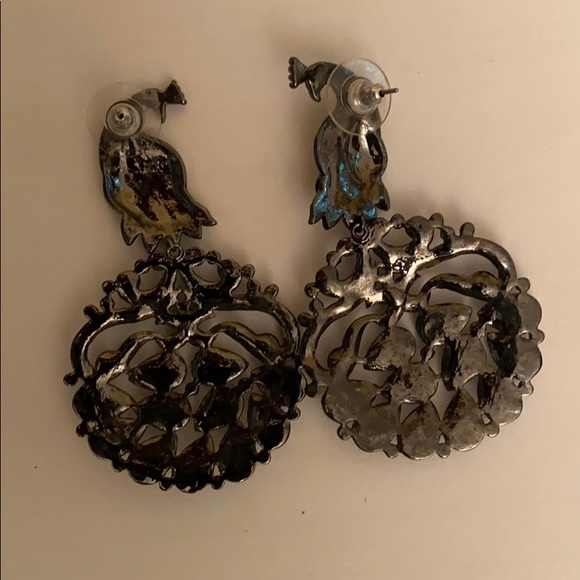 SOLD BCBG PEACOCK EARRINGS - Picture 4 of 5